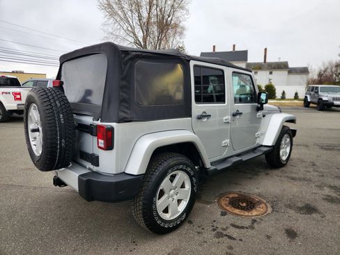 Used 2012 Jeep Wrangler Unlimited Sahara w/ Dual Top Group image 15