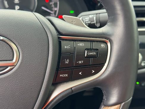 Certified 2023 Lexus ES 300h Ultra Luxury image 31