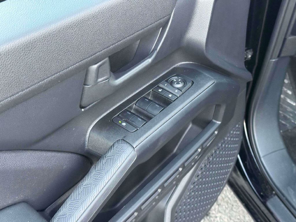 Used 2025 Toyota 4Runner SR5 AWD/4WD image 18