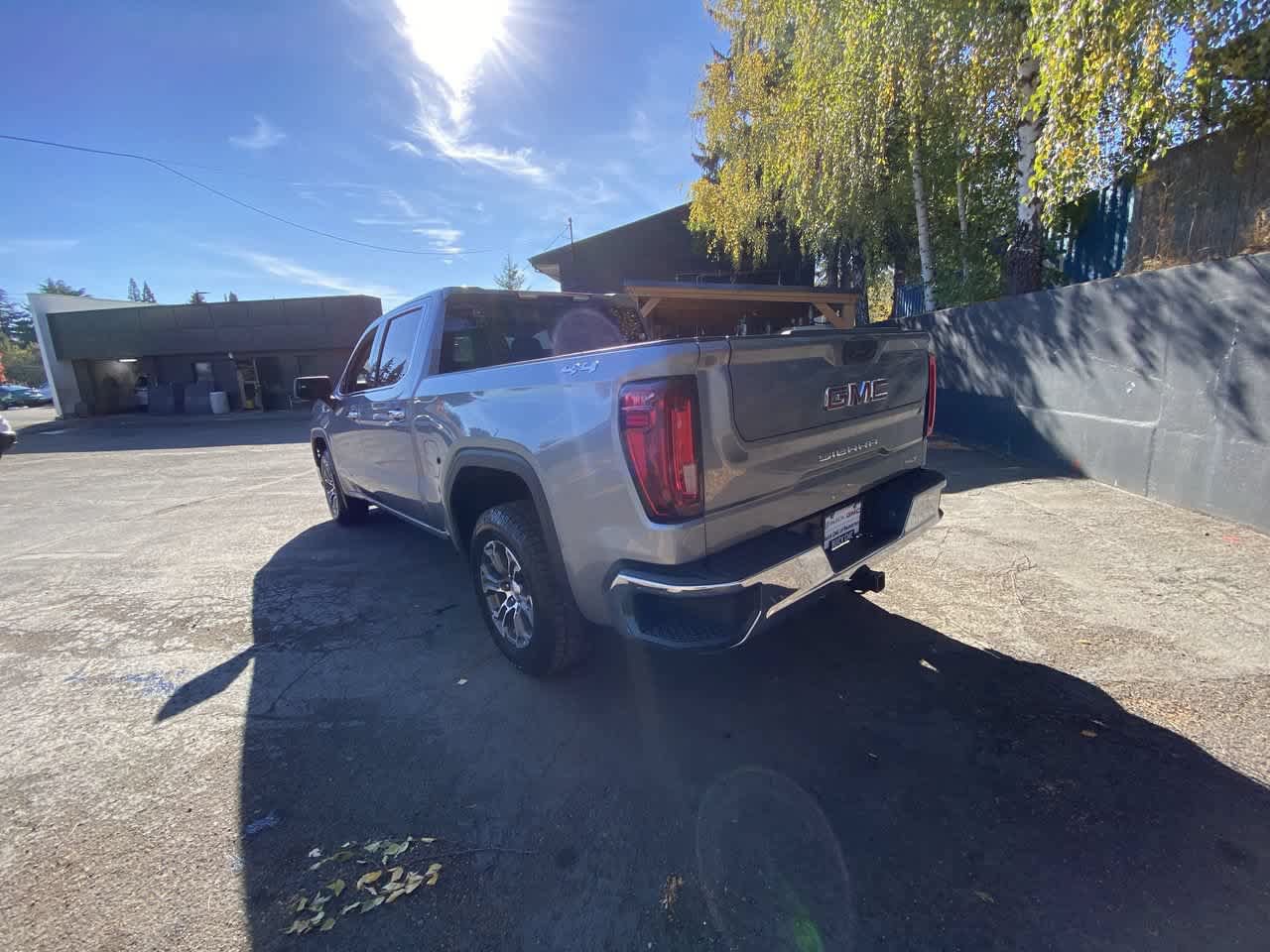 Used 2025 GMC Sierra 1500 SLT AWD/4WD image 4