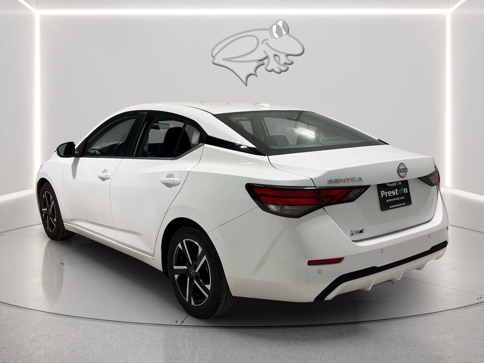 Used 2024 Nissan Sentra SV FWD image 3