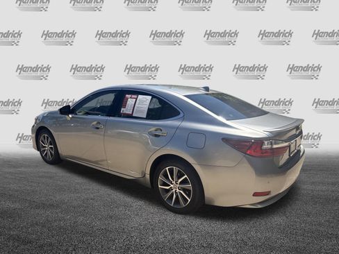 Used 2017 Lexus ES 300h w/ Luxury Package FWD image 8
