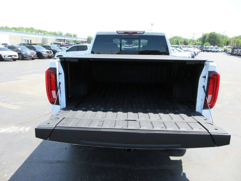 Certified 2023 GMC Sierra 1500 AT4 w/ Technology Package AWD/4WD image 10