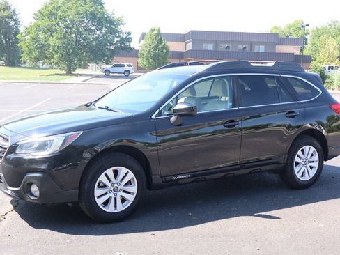 Used 2018 Subaru Outback 2.5i Premium AWD/4WD image 10