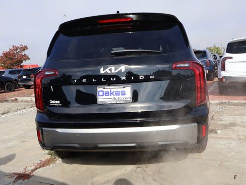 New 2025 Kia Telluride LX FWD image 6