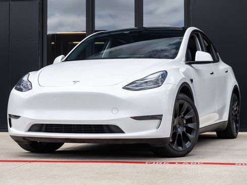 Used 2023 Tesla Model Y Long Range AWD/4WD image 1