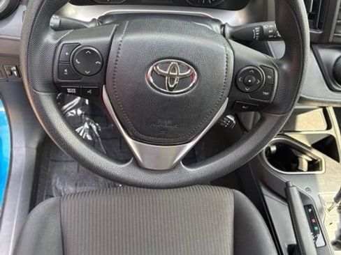 Used 2017 Toyota RAV4 LE w/ All Weather Liner Package AWD/4WD image 10