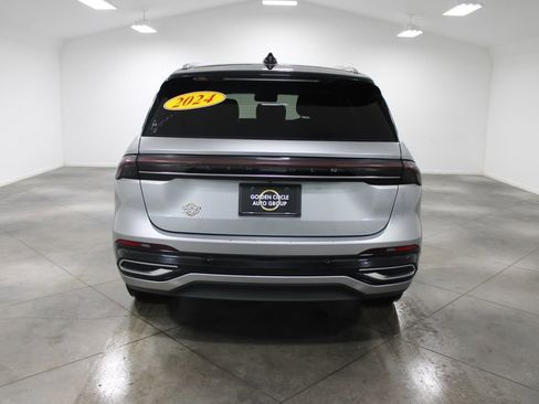 Used 2024 Lincoln Nautilus Reserve image 8