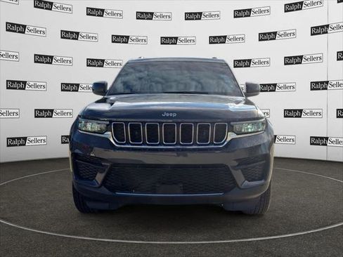 Certified 2025 Jeep Grand Cherokee Laredo X image 8