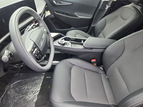 New 2025 Kia EV6 Light RWD image 9