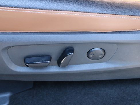 Used 2025 Nissan Pathfinder Platinum AWD/4WD image 28
