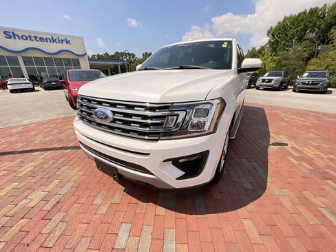 Used 2020 Ford Expedition XLT w/ Equipment Group 202A AWD/4WD image 27