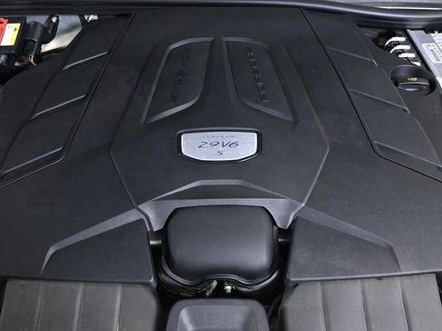 Certified 2022 Porsche Cayenne S Platinum image 28