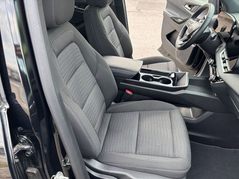 Used 2025 Chevrolet Equinox LT FWD image 36