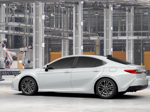 New 2026 Toyota Camry XLE AWD/4WD image 5