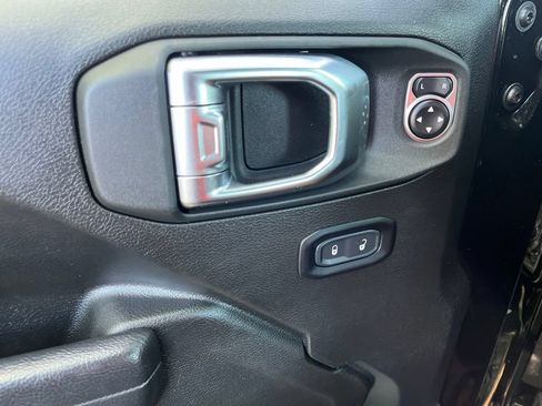 Used 2025 Jeep Wrangler Unlimited Sport AWD/4WD image 25