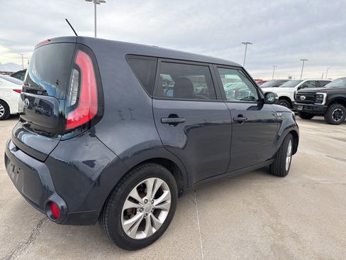 Used 2016 Kia Soul ! image 3