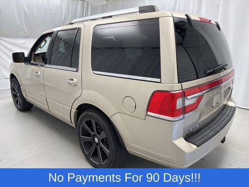 Used 2017 Lincoln Navigator Select image 5