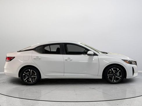 Used 2024 Nissan Sentra SV FWD image 6
