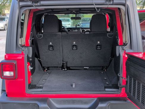 Used 2018 Jeep Wrangler Unlimited Sport AWD/4WD image 22