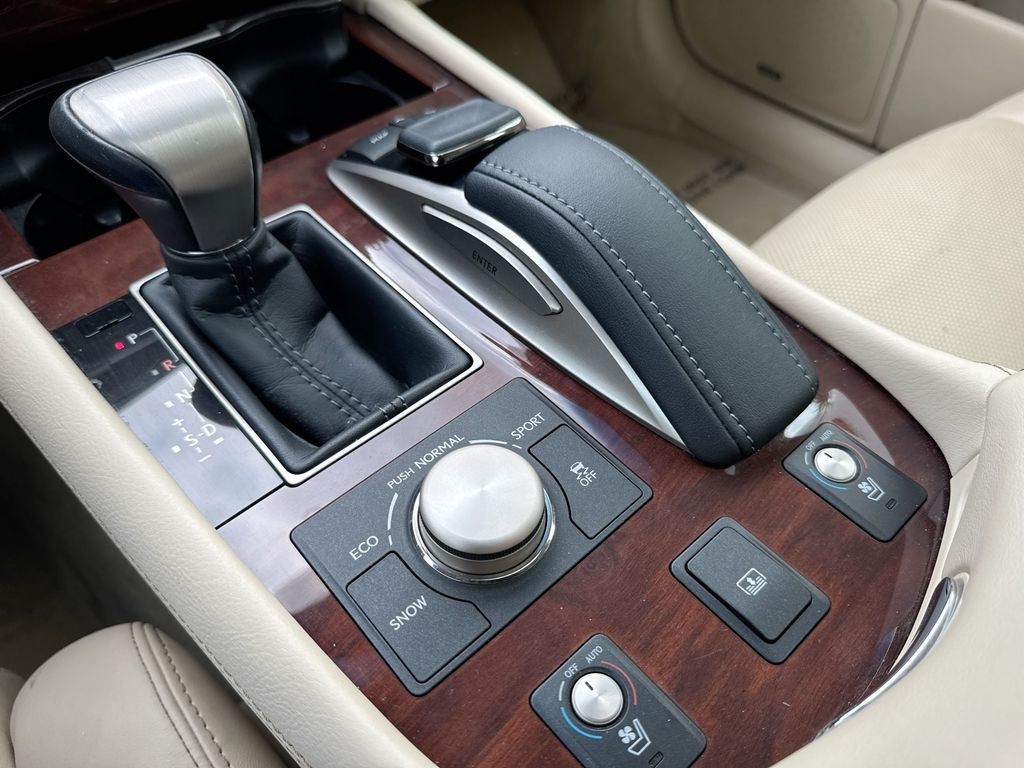 Used 2017 Lexus LS 460 w/ Comfort Package RWD image 29