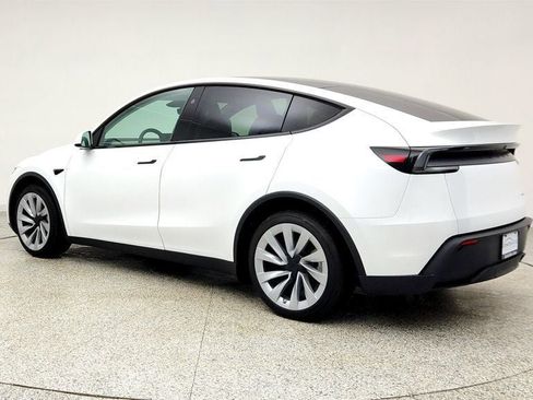 Used 2026 Tesla Model Y Long Range image 7