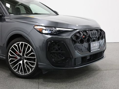 Used 2025 Audi SQ5 Premium Plus w/ Premium Plus Package AWD/4WD image 3