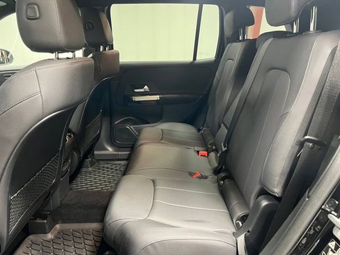 Used 2025 Mercedes-Benz GLB 250 4MATIC image 25