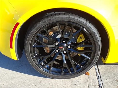 Used 2016 Chevrolet Corvette Z06 w/ 2LZ Preferred Equipment Group image 13