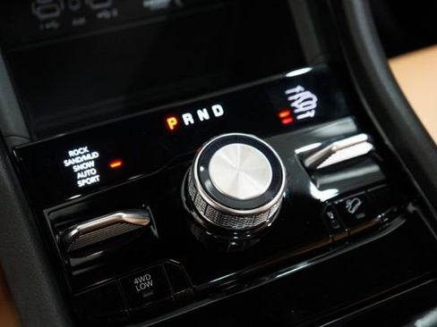 Used 2025 Jeep Grand Cherokee Summit w/ Obsidian Package image 28