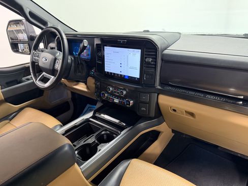 Used 2025 Ford F250 Lariat AWD/4WD image 23