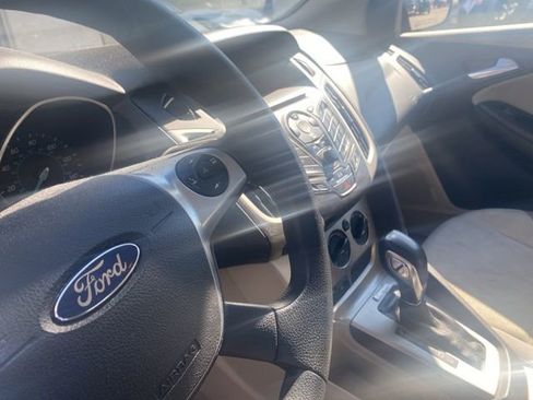 Used 2014 Ford Focus SE image 16