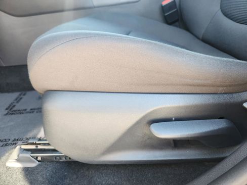Used 2021 Toyota RAV4 LE w/ Carpet Mat Package (TMS) FWD image 25