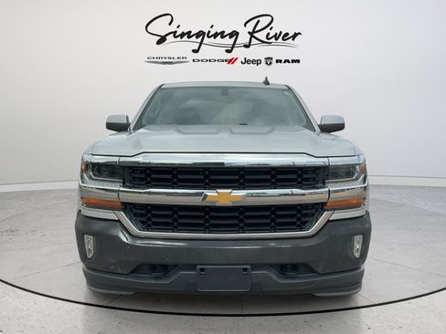 Used 2018 Chevrolet Silverado 1500 LT w/ LT Fleet Convenience Package AWD/4WD image 2