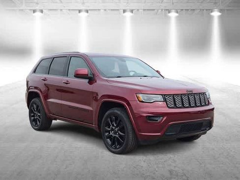 Certified 2022 Jeep Grand Cherokee Laredo X AWD/4WD image 2