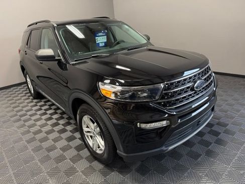 Used 2021 Ford Explorer XLT w/ Equipment Group 202A AWD/4WD image 2