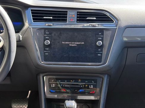 Used 2022 Volkswagen Tiguan SE image 15
