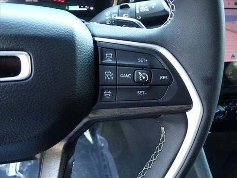 Used 2023 Jeep Grand Cherokee 30th Anniversary AWD/4WD image 18