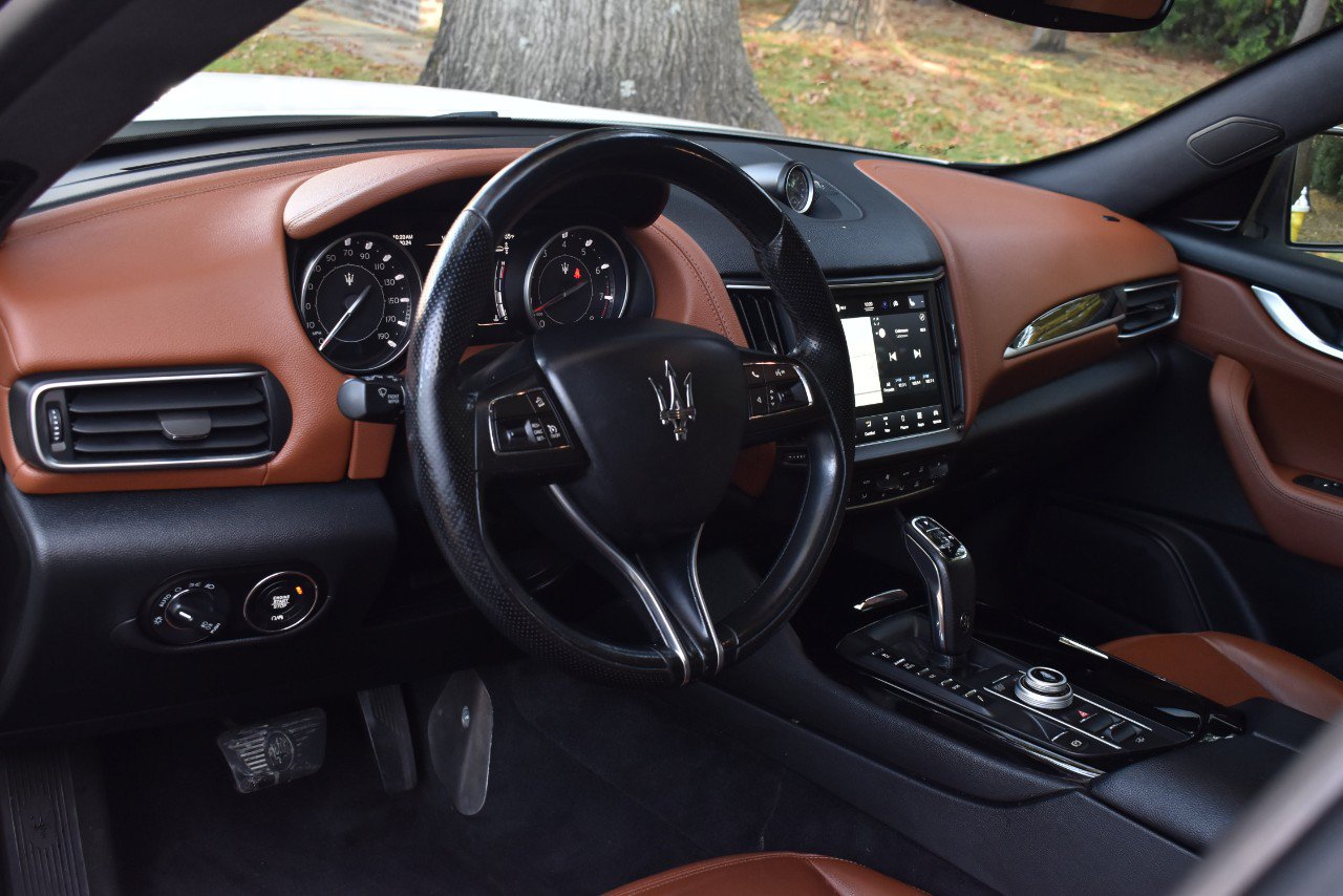 Used 2021 Maserati Levante AWD/4WD image 14