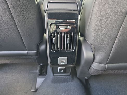 New 2026 Jeep Compass Latitude image 15