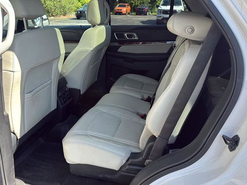 Used 2019 Ford Explorer Platinum AWD/4WD image 23