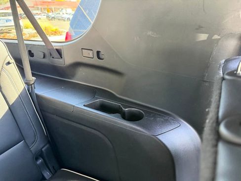 Used 2023 Chevrolet Suburban Premier image 31