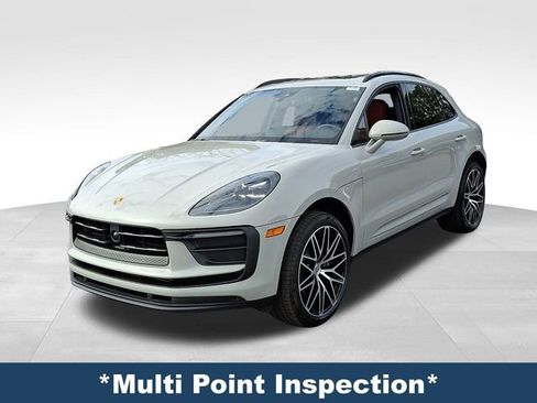 Used 2025 Porsche Macan image 4
