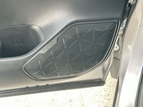 Used 2022 Toyota RAV4 LE image 17