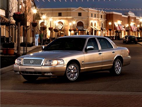 Used 2008 Mercury Grand Marquis GS RWD image 1