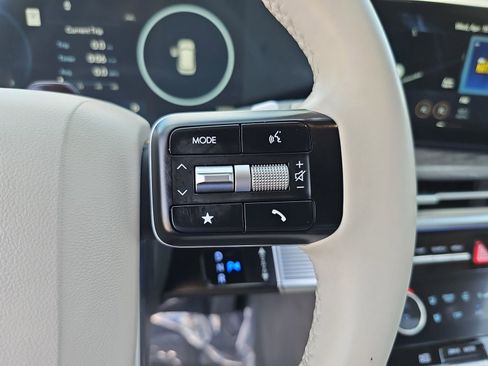 Certified 2025 Hyundai Santa Fe Limited image 20