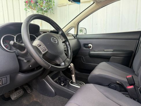 Used 2009 Nissan Versa Hatchback w/ Convenience Pkg FWD image 11