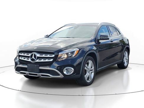Used 2018 Mercedes-Benz GLA 250 4MATIC image 2