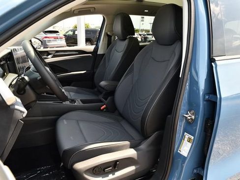 New 2026 Volkswagen Tiguan SE AWD/4WD image 19