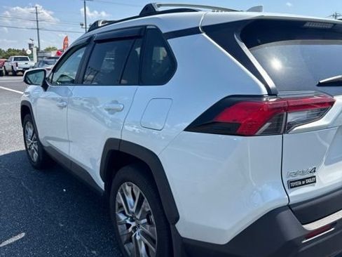 Used 2025 Toyota RAV4 XLE Premium w/ Weather Package AWD/4WD image 4